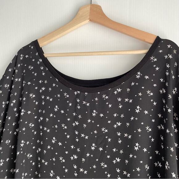 Torrid star print women’s shirt short sleeve blouse black and white size 2 - Picture 5 of 6